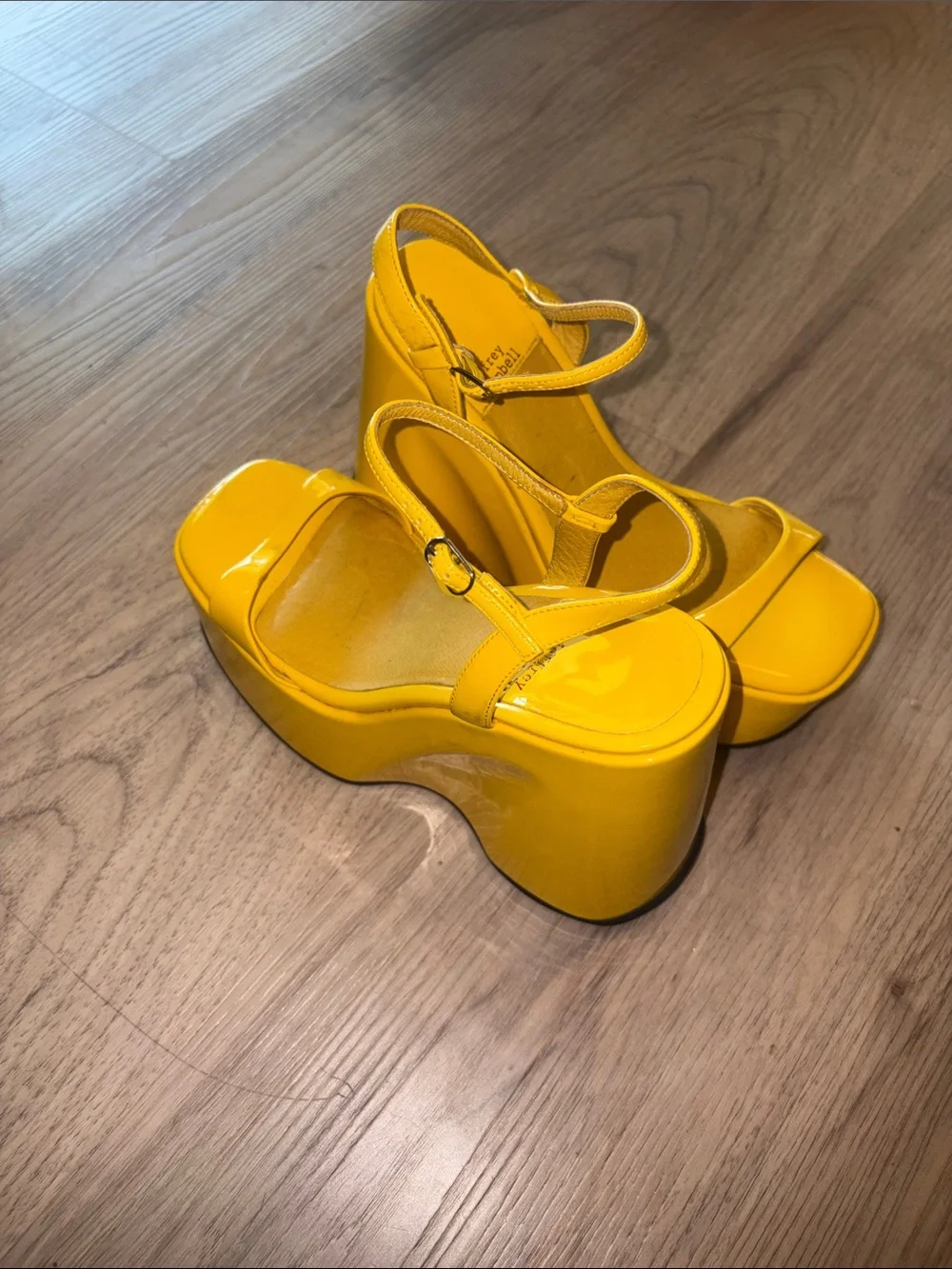 Jeffrey Campbell statement platform